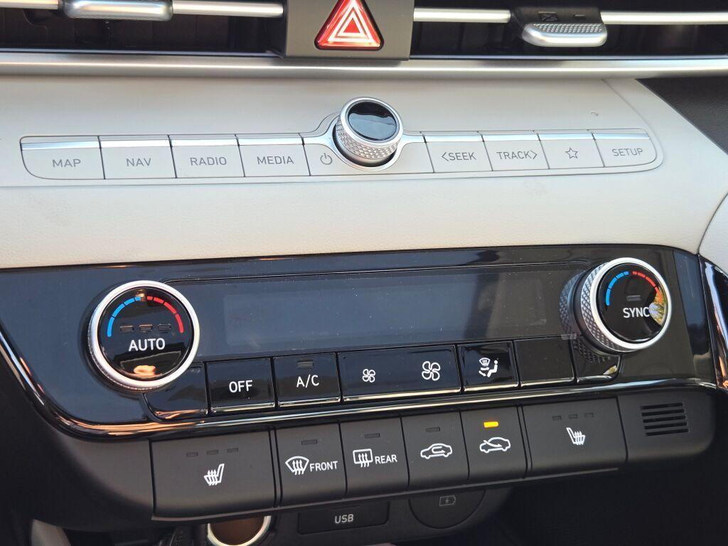 new 2025 Hyundai Elantra car, priced at $27,277