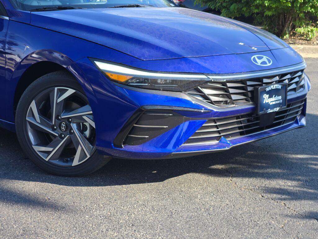new 2025 Hyundai Elantra car, priced at $27,277
