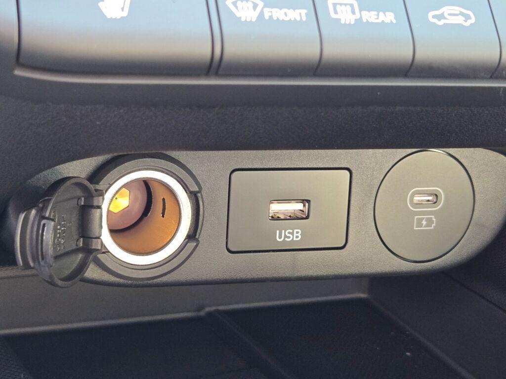 new 2025 Hyundai Elantra car, priced at $27,277