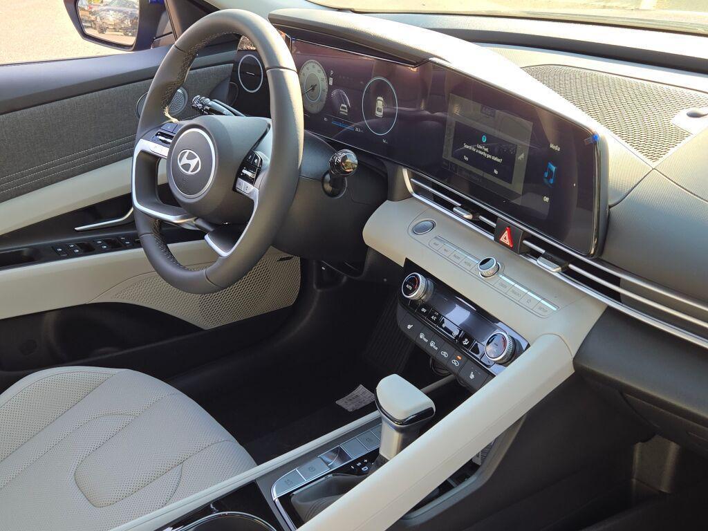 new 2025 Hyundai Elantra car, priced at $27,277