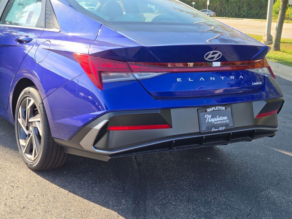 new 2025 Hyundai Elantra car, priced at $27,277