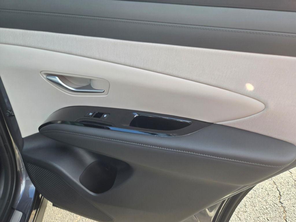 new 2025 Hyundai TUCSON Hybrid car, priced at $41,353