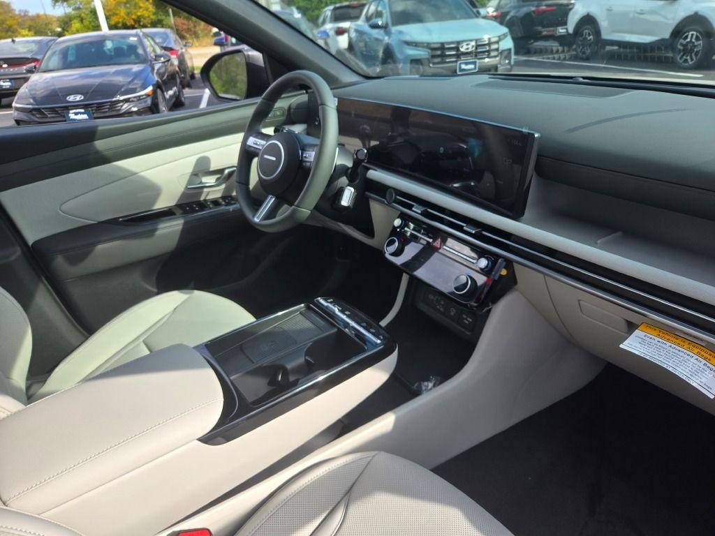 new 2025 Hyundai TUCSON Hybrid car, priced at $41,353
