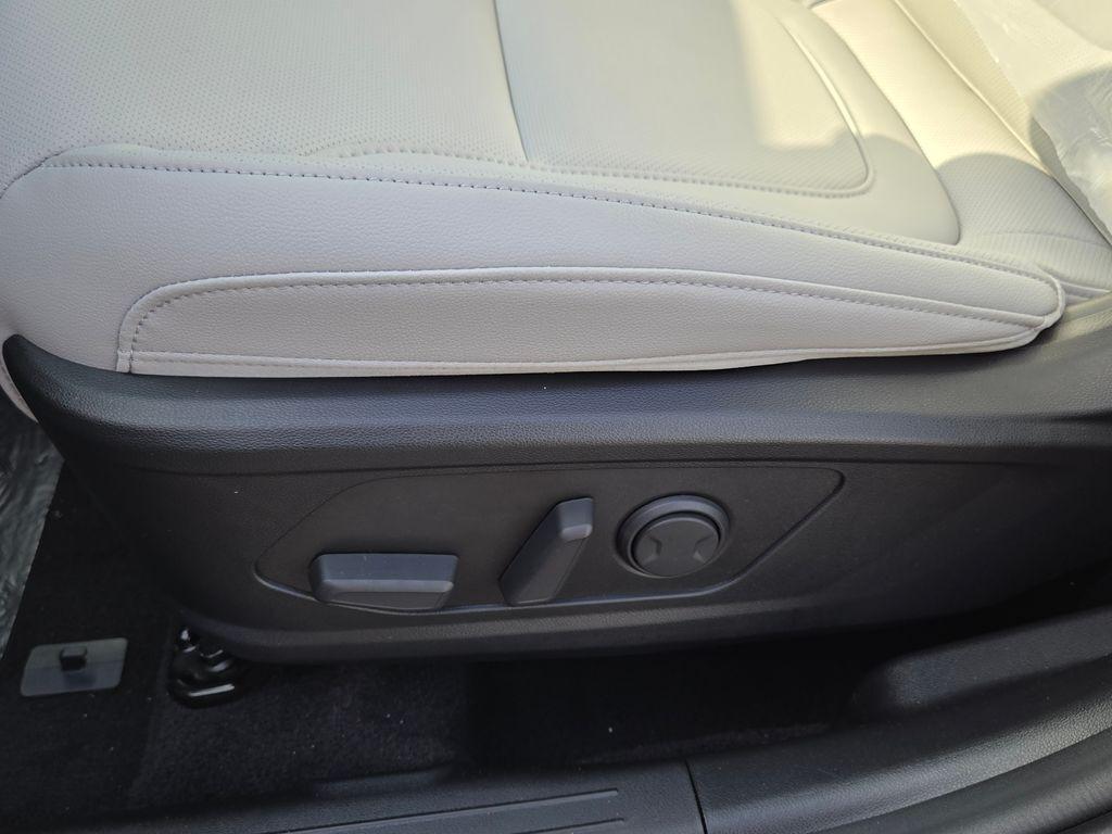 used 2025 Hyundai SANTA CRUZ car, priced at $37,686