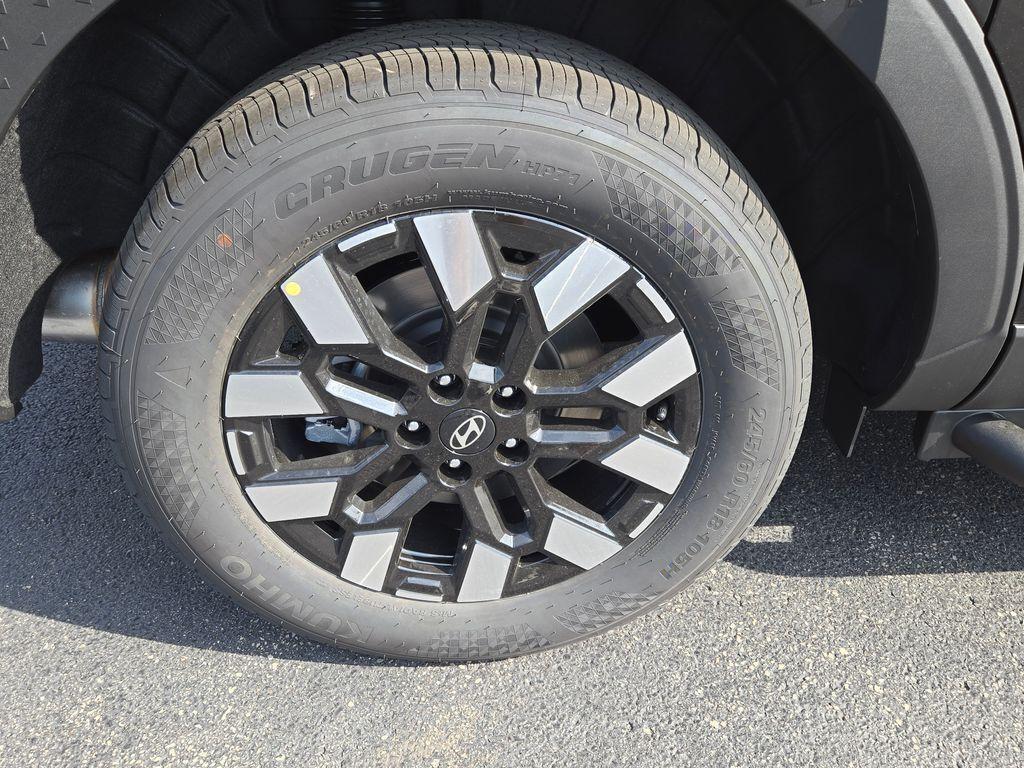 used 2025 Hyundai SANTA CRUZ car, priced at $37,686