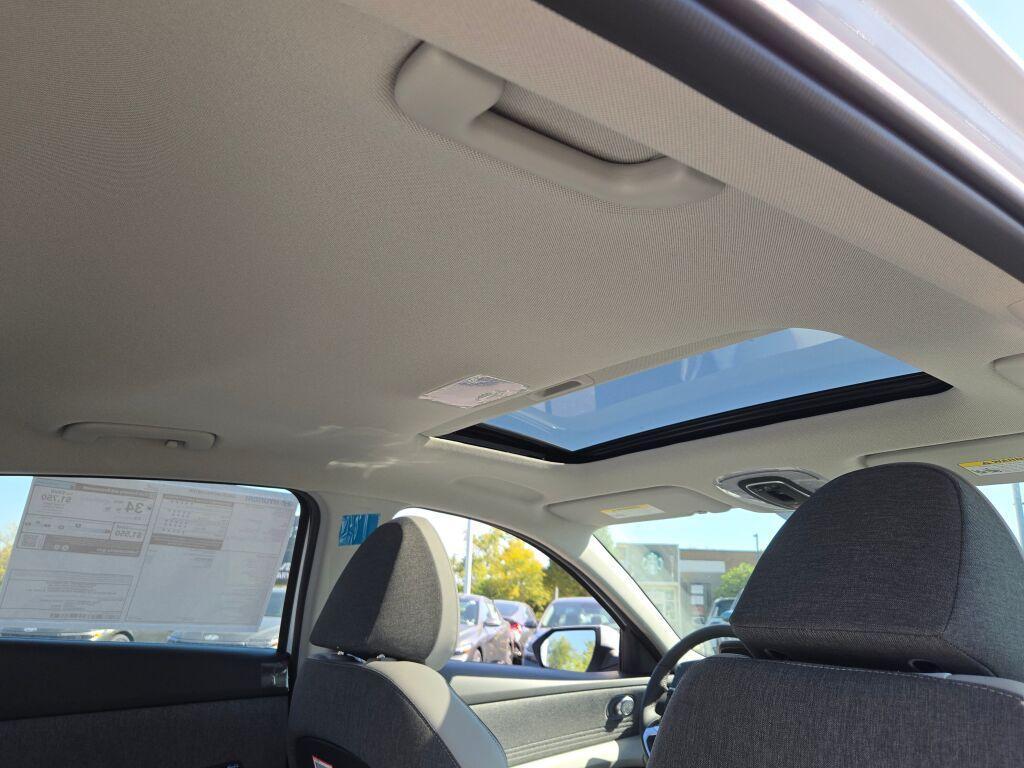 new 2025 Hyundai Elantra car, priced at $28,087