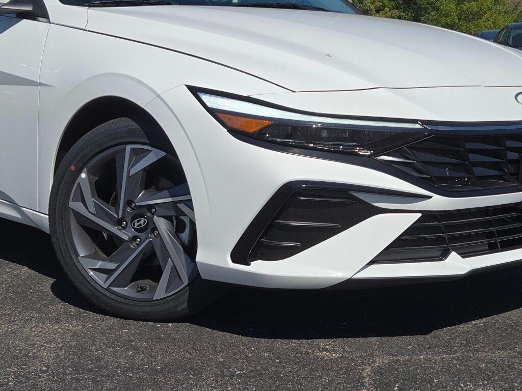 new 2025 Hyundai Elantra car, priced at $28,087