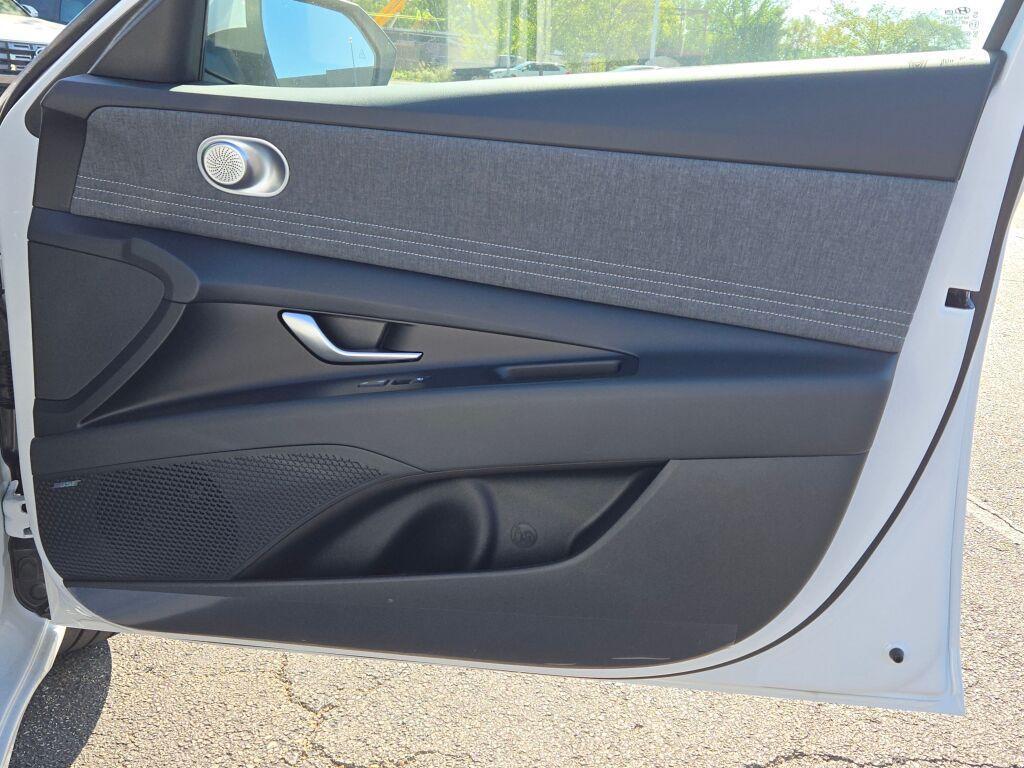 new 2025 Hyundai Elantra car, priced at $28,087