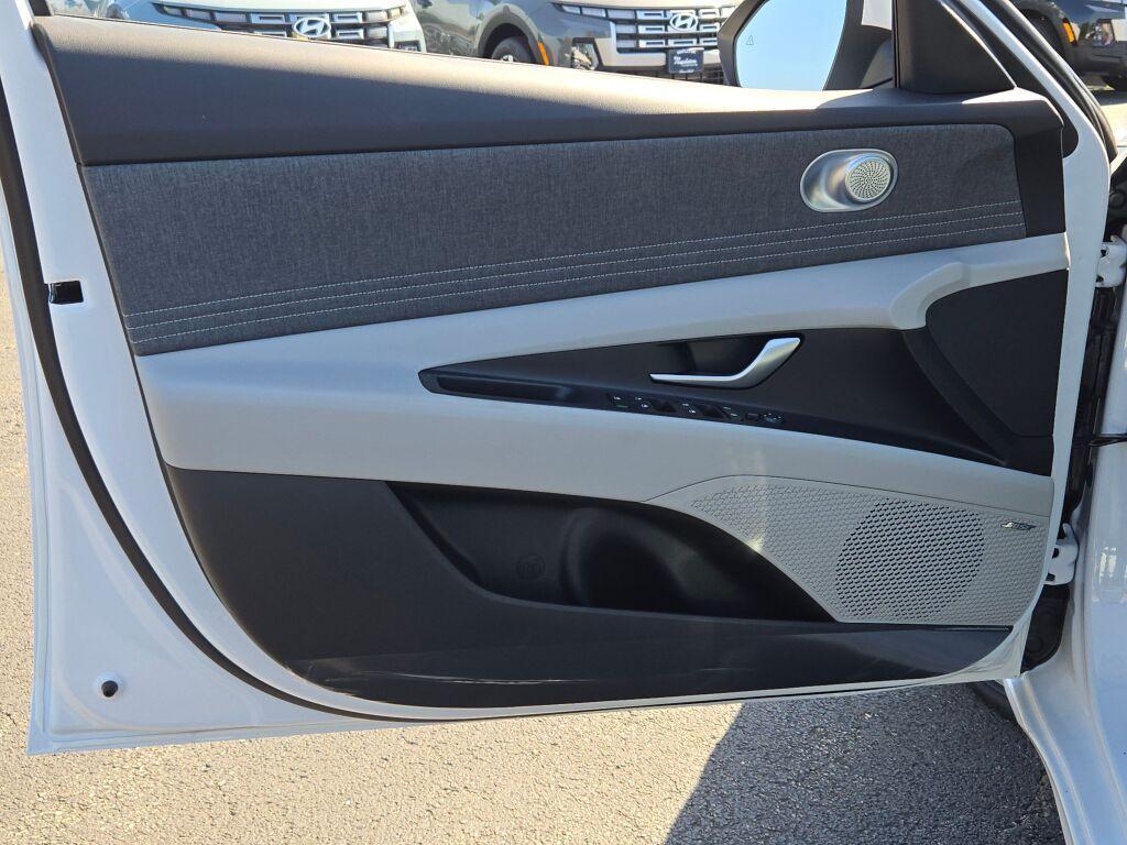 new 2025 Hyundai Elantra car, priced at $28,087