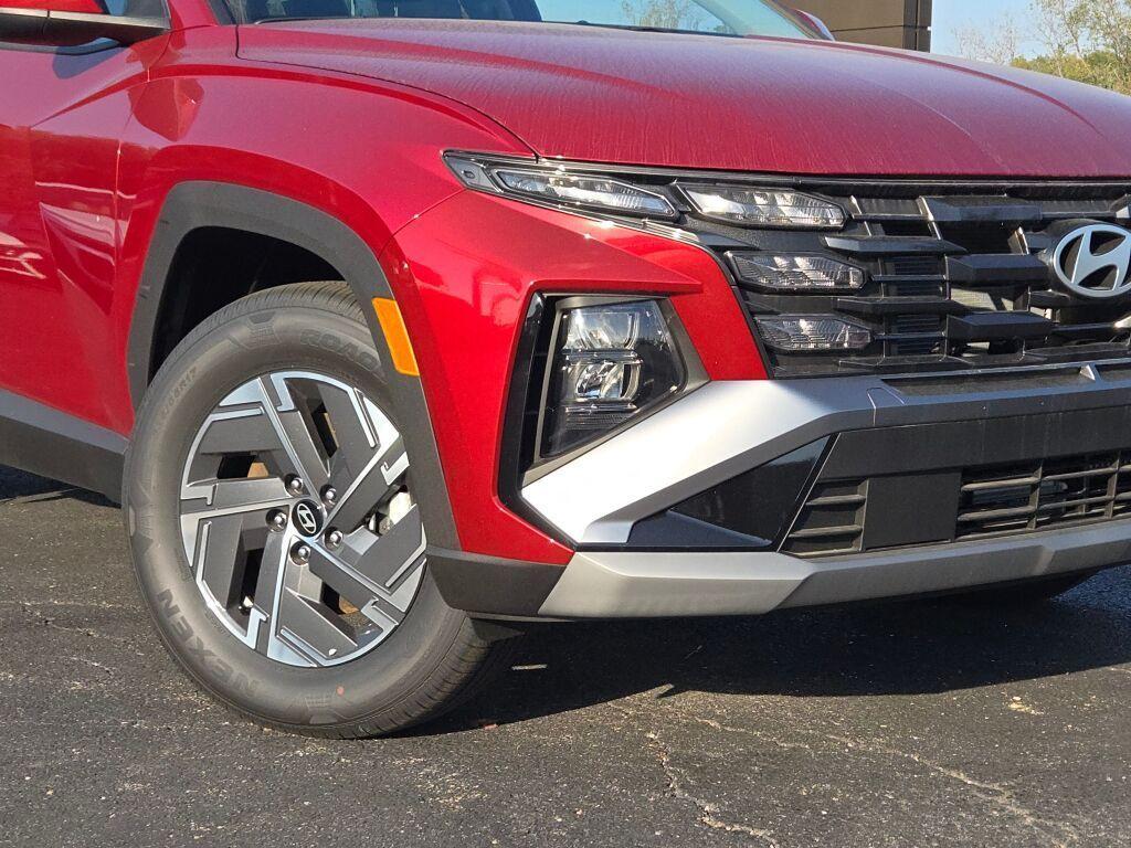 new 2025 Hyundai TUCSON Hybrid car, priced at $31,078