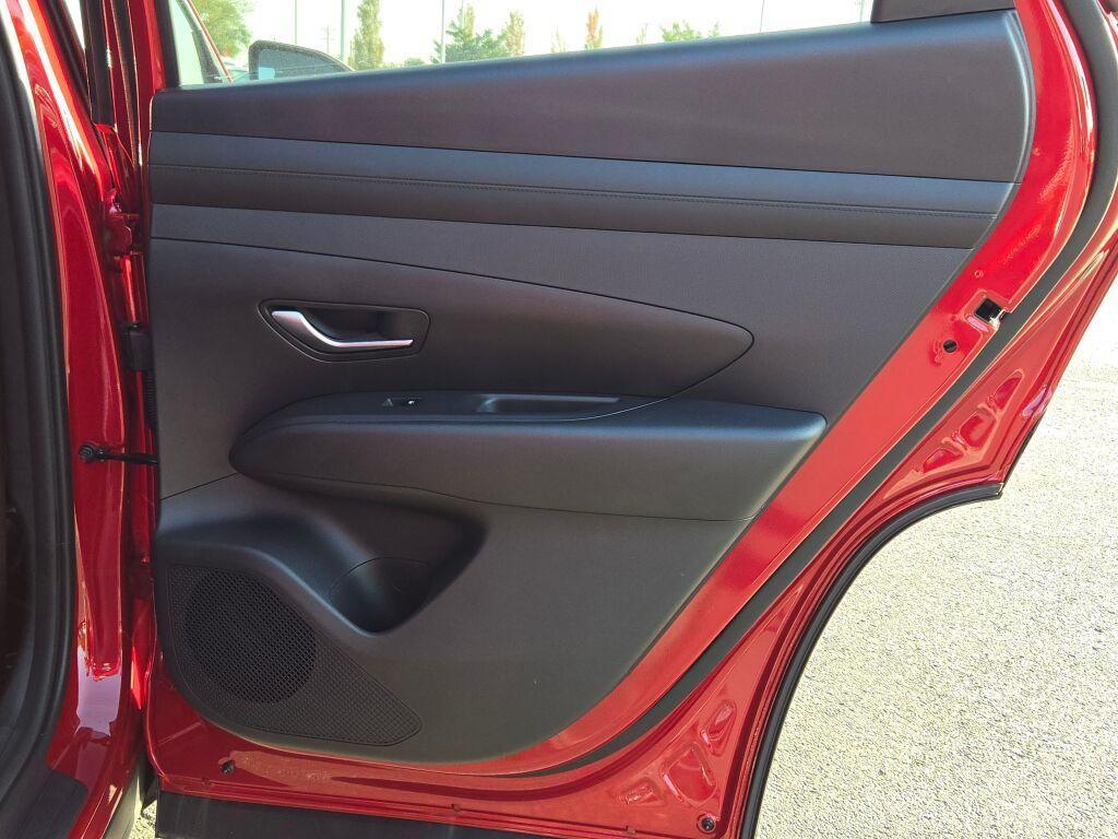 new 2025 Hyundai TUCSON Hybrid car, priced at $31,078