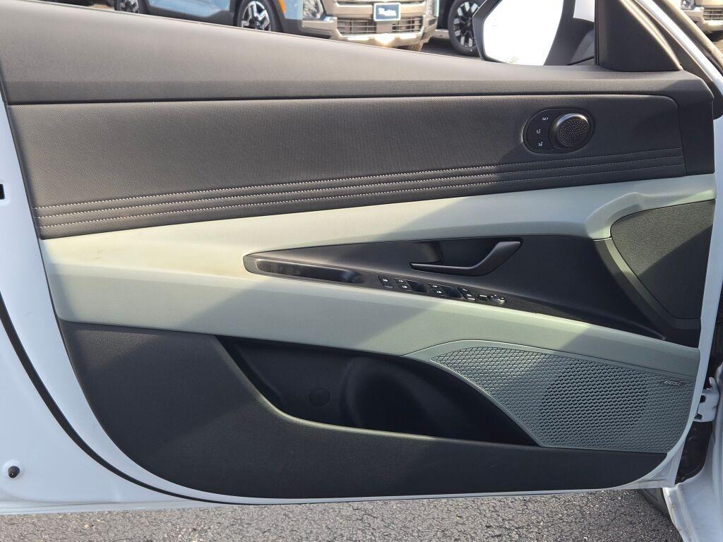 new 2025 Hyundai ELANTRA HEV car, priced at $29,425