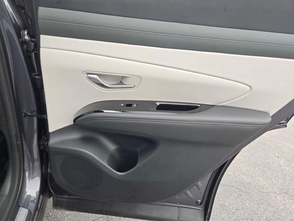 new 2025 Hyundai TUCSON Hybrid car, priced at $40,398