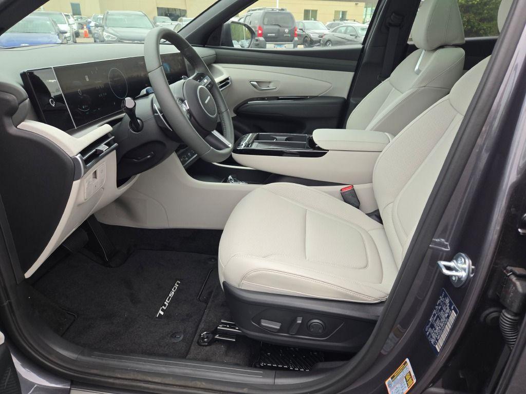 new 2025 Hyundai TUCSON Hybrid car, priced at $40,398