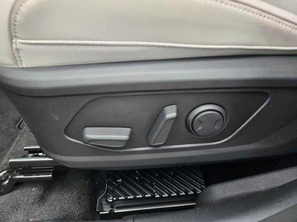 new 2025 Hyundai TUCSON Hybrid car, priced at $40,398