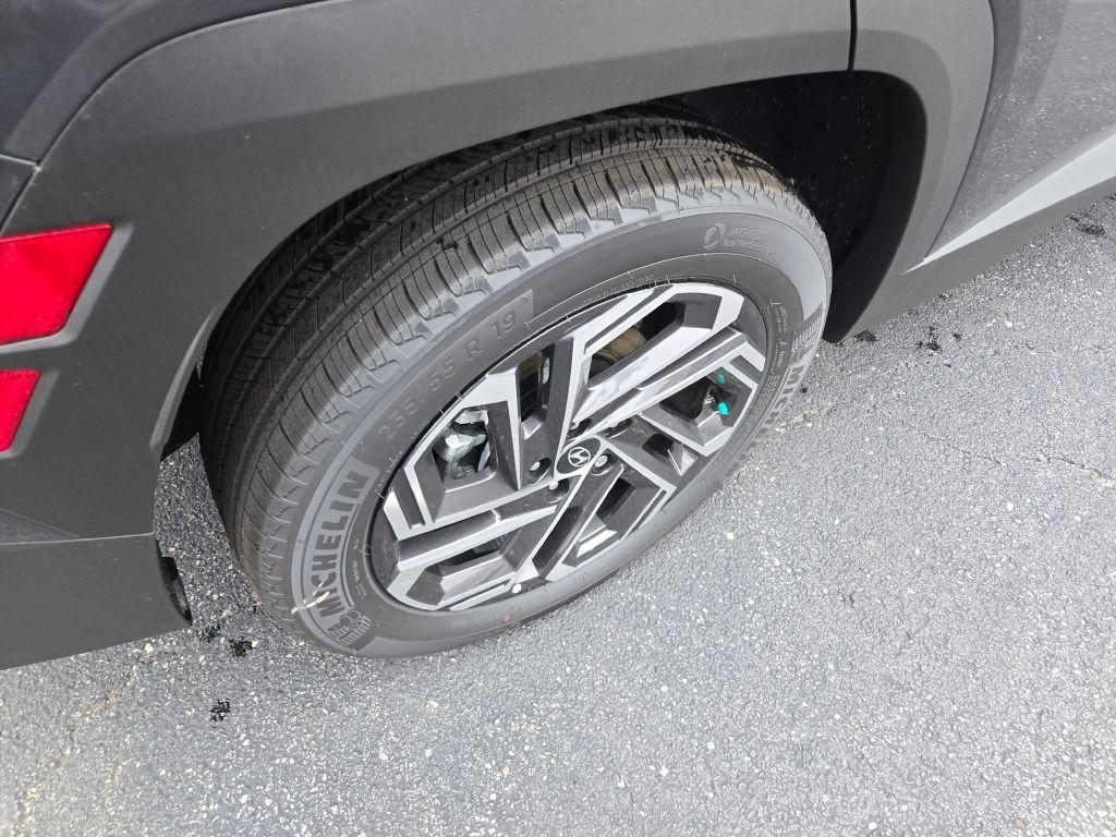 new 2025 Hyundai TUCSON Hybrid car, priced at $40,398