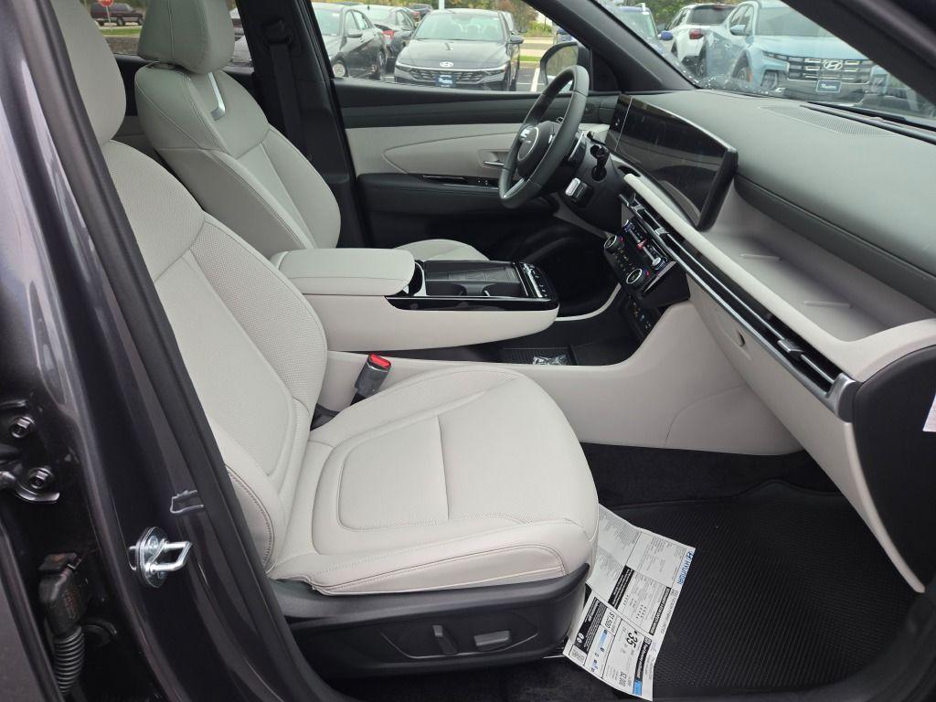 new 2025 Hyundai TUCSON Hybrid car, priced at $40,398