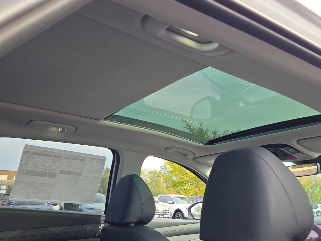 new 2025 Hyundai TUCSON Hybrid car, priced at $33,983