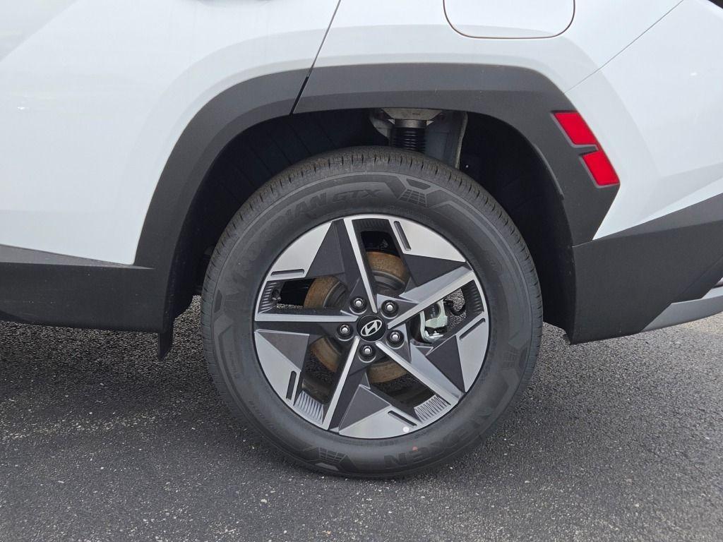 new 2025 Hyundai TUCSON Hybrid car, priced at $33,983