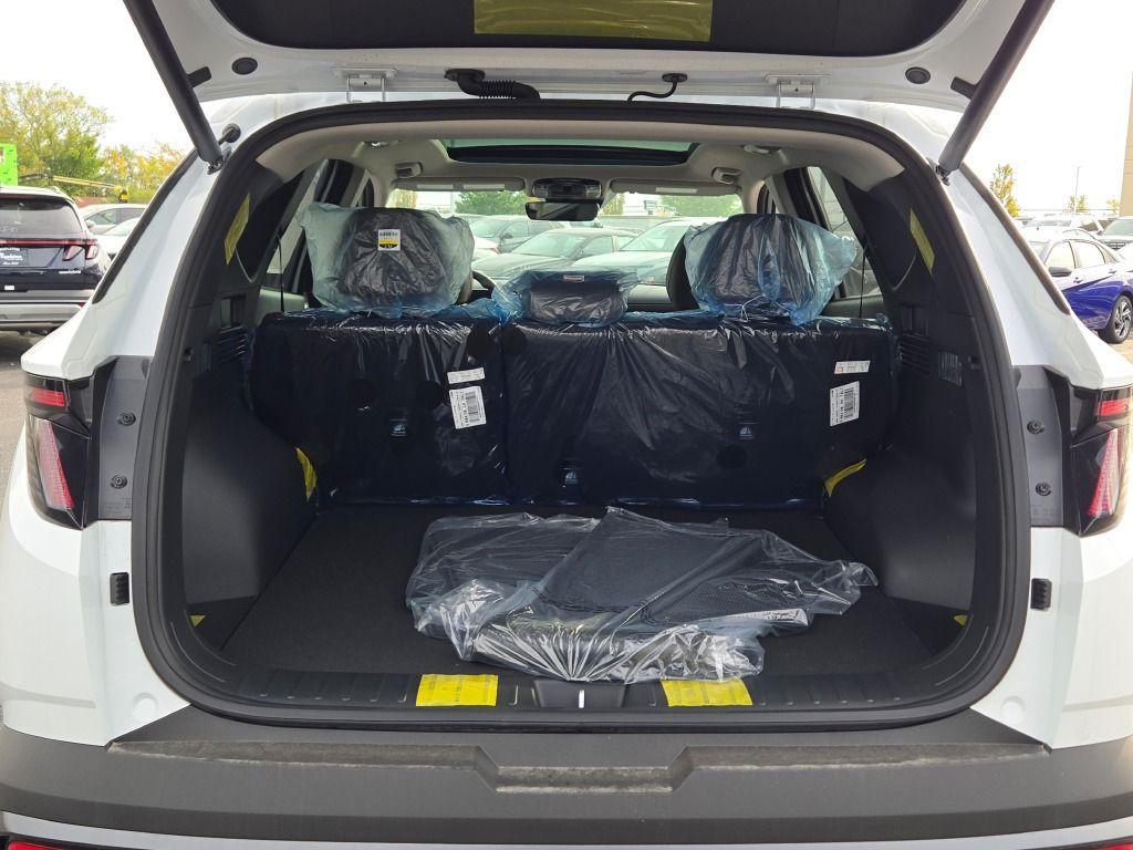 new 2025 Hyundai TUCSON Hybrid car, priced at $33,983