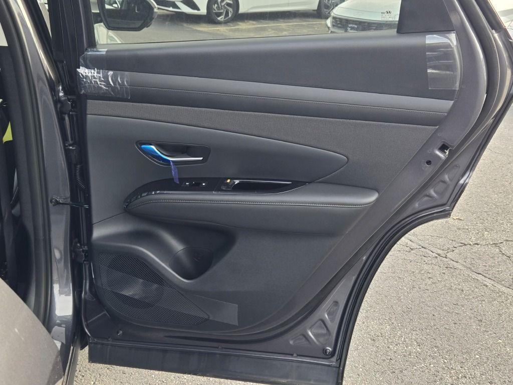 new 2025 Hyundai TUCSON Hybrid car, priced at $41,385