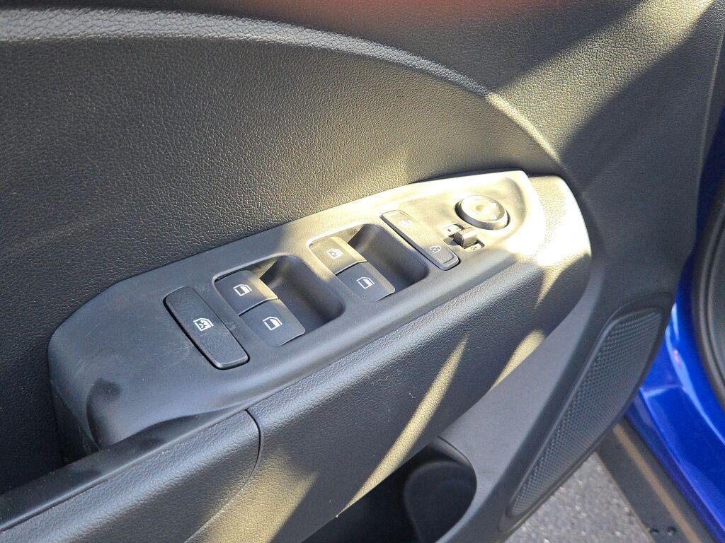 new 2025 Hyundai Venue car, priced at $21,385