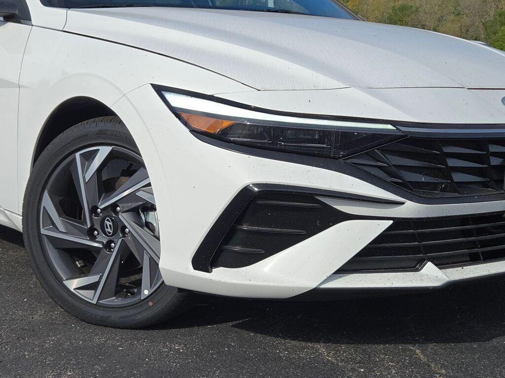 new 2025 Hyundai ELANTRA HEV car, priced at $29,461