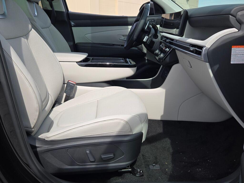 new 2025 Hyundai TUCSON Hybrid car, priced at $41,420