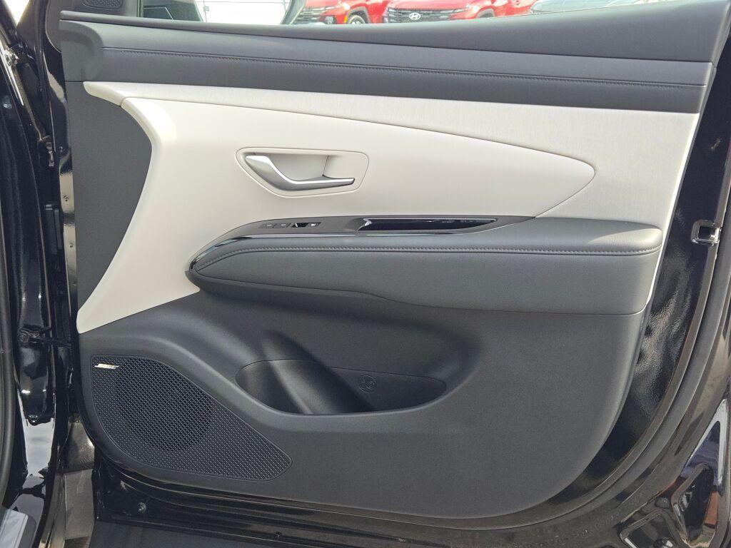 new 2025 Hyundai TUCSON Hybrid car, priced at $41,420