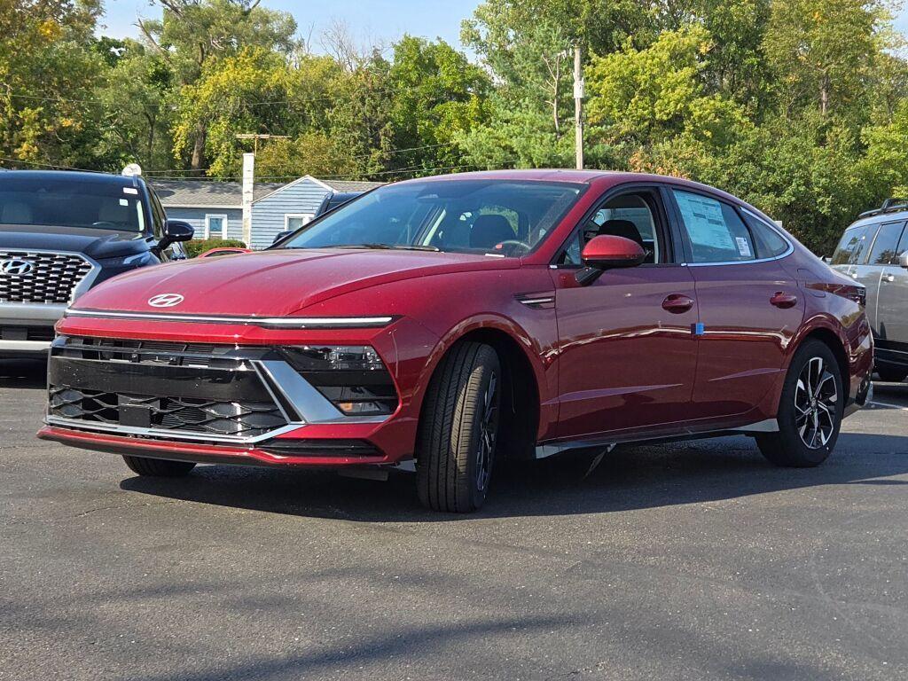 new 2025 Hyundai Sonata car, priced at $28,078
