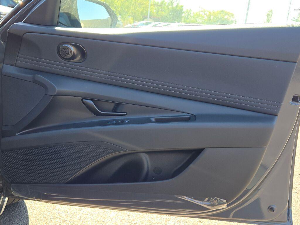 new 2025 Hyundai ELANTRA HEV car, priced at $26,633