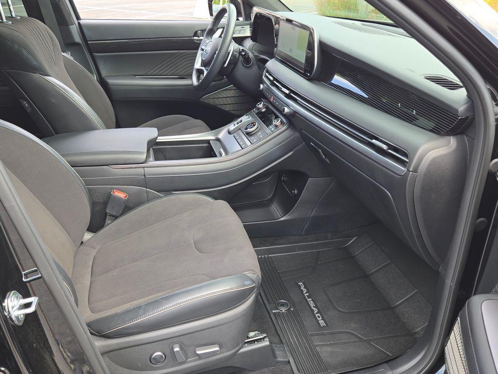 used 2025 Hyundai Palisade car, priced at $46,363