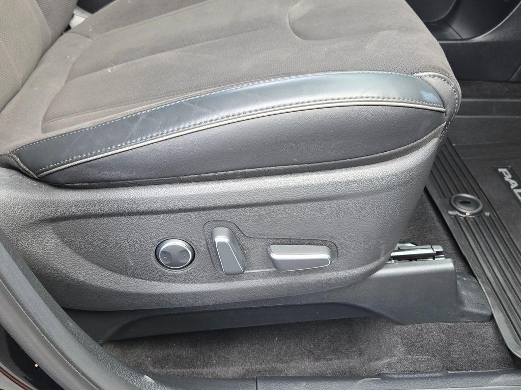 used 2025 Hyundai Palisade car, priced at $46,363