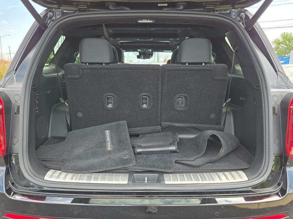 used 2025 Hyundai Palisade car, priced at $46,363