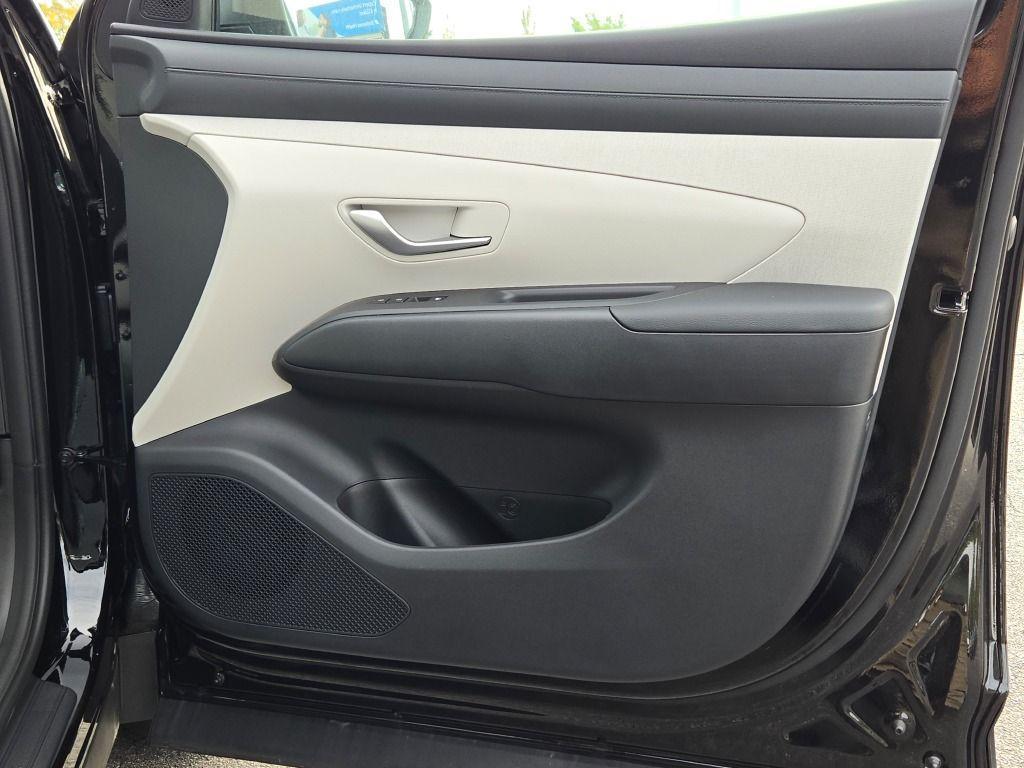 new 2025 Hyundai TUCSON Hybrid car, priced at $34,332