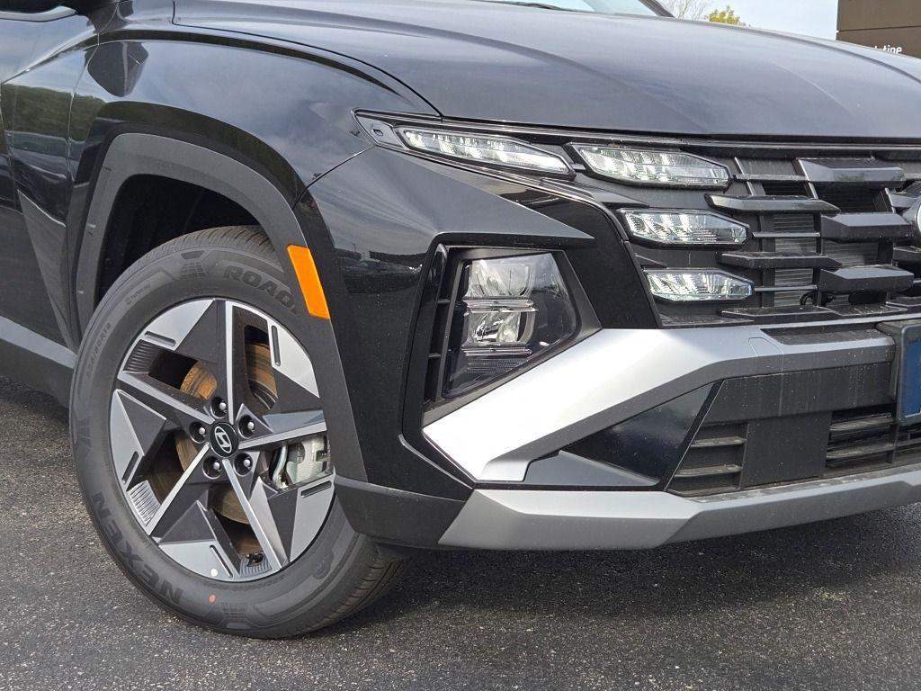 new 2025 Hyundai TUCSON Hybrid car, priced at $34,332