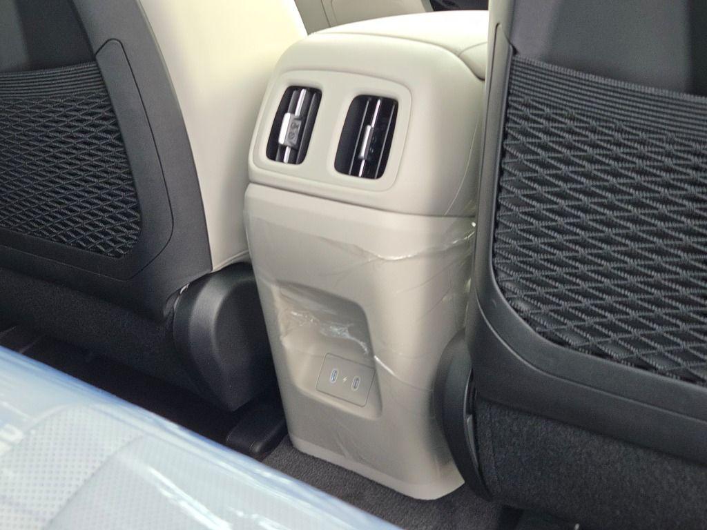 new 2025 Hyundai TUCSON Hybrid car, priced at $34,332