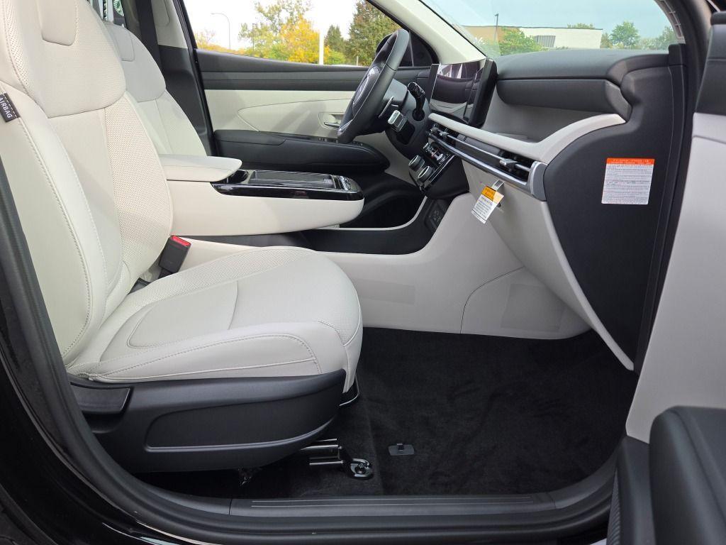 new 2025 Hyundai TUCSON Hybrid car, priced at $34,332