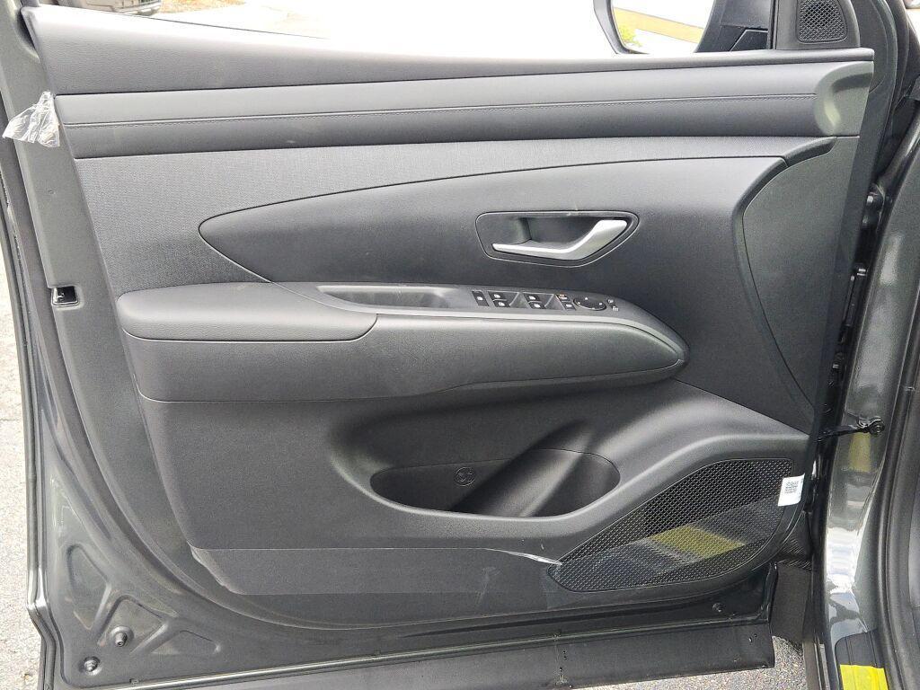 new 2025 Hyundai TUCSON Hybrid car, priced at $34,268