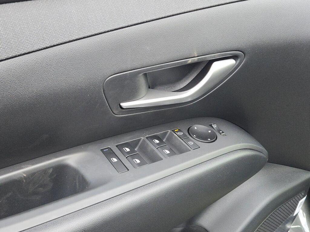 new 2025 Hyundai TUCSON Hybrid car, priced at $34,268