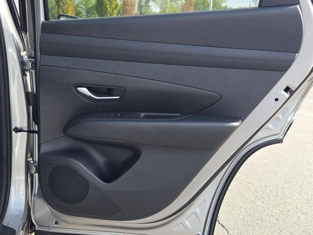 new 2025 Hyundai TUCSON Hybrid car, priced at $39,135