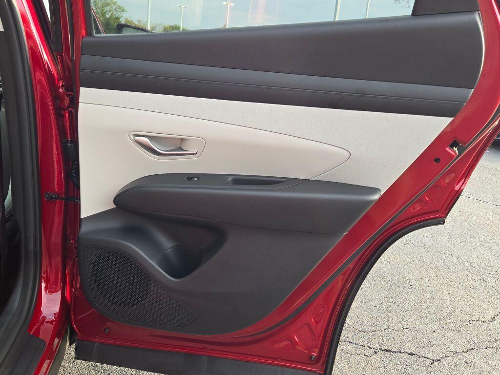 new 2025 Hyundai TUCSON Hybrid car, priced at $34,783