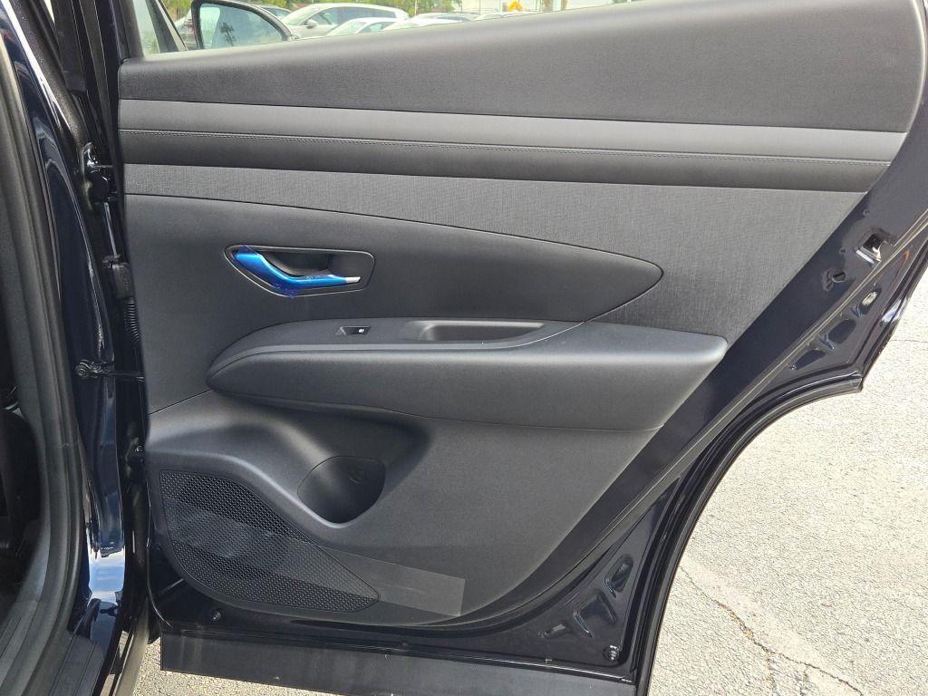 new 2025 Hyundai TUCSON Hybrid car, priced at $33,958