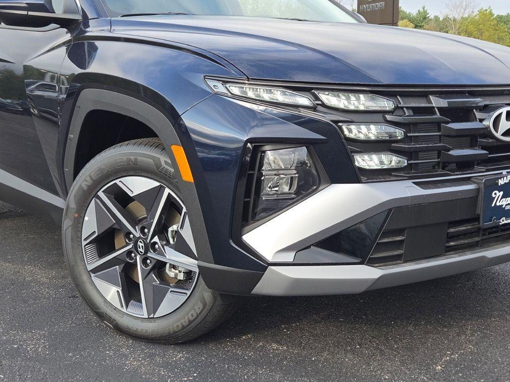 new 2025 Hyundai TUCSON Hybrid car, priced at $33,958