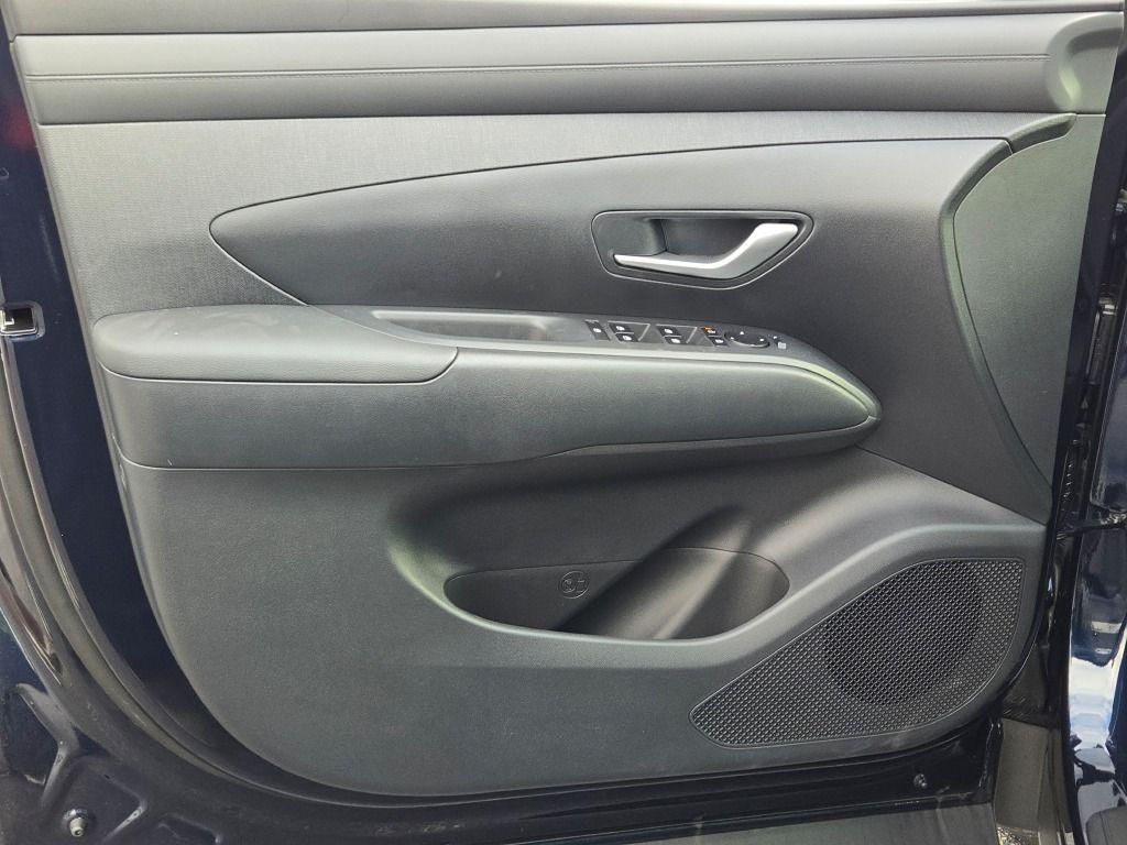 new 2025 Hyundai TUCSON Hybrid car, priced at $33,958