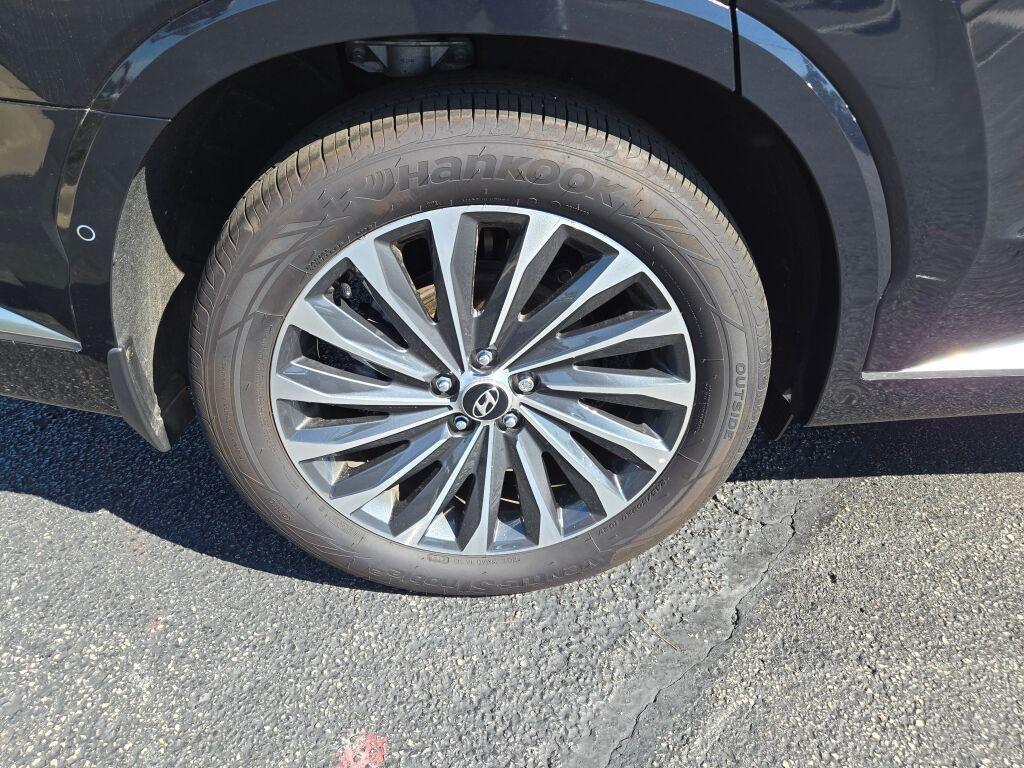 used 2025 Hyundai Palisade car, priced at $45,862