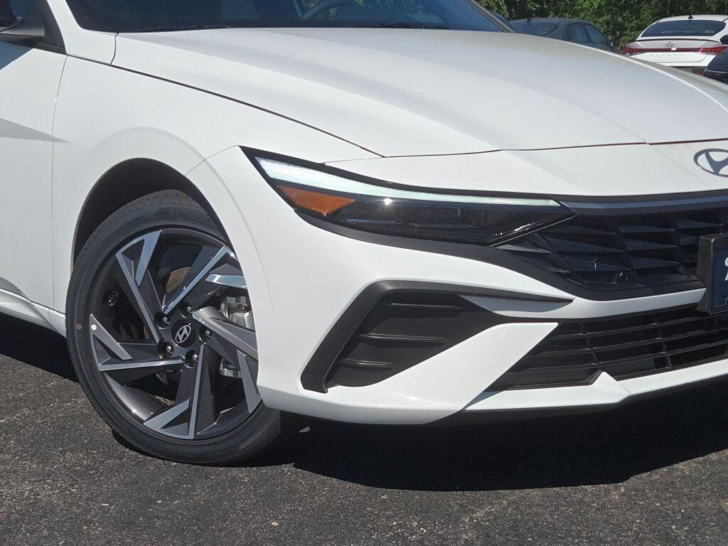 new 2025 Hyundai ELANTRA HEV car, priced at $27,096