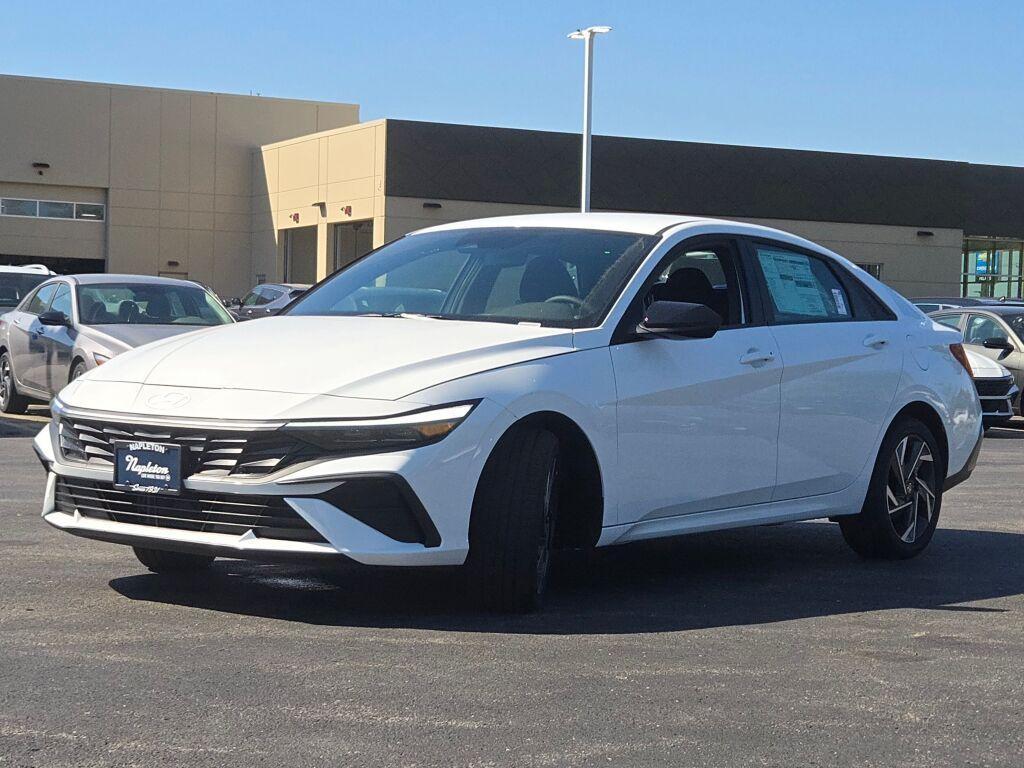 new 2025 Hyundai ELANTRA HEV car, priced at $27,096