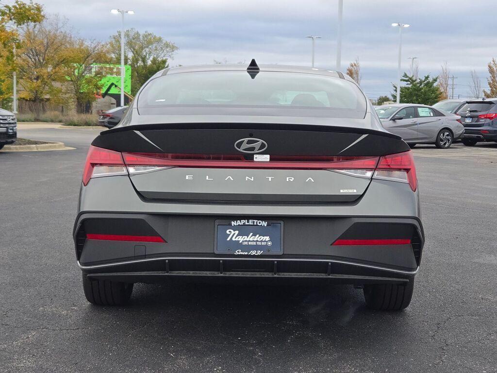 new 2025 Hyundai ELANTRA HEV car, priced at $26,588