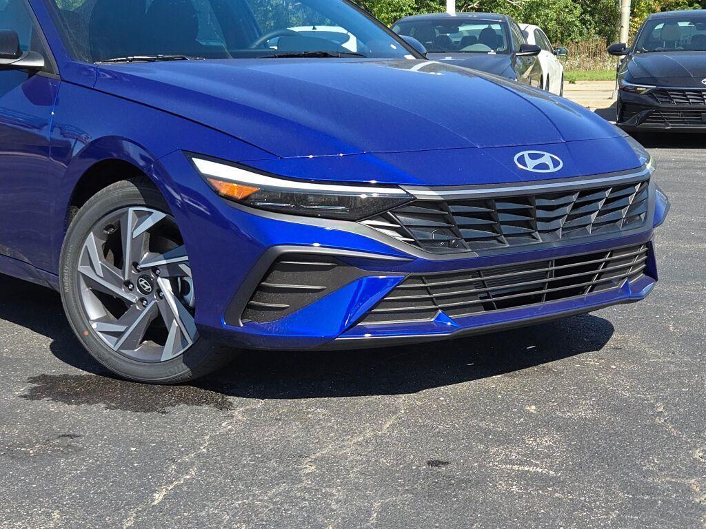 new 2025 Hyundai Elantra car, priced at $24,635